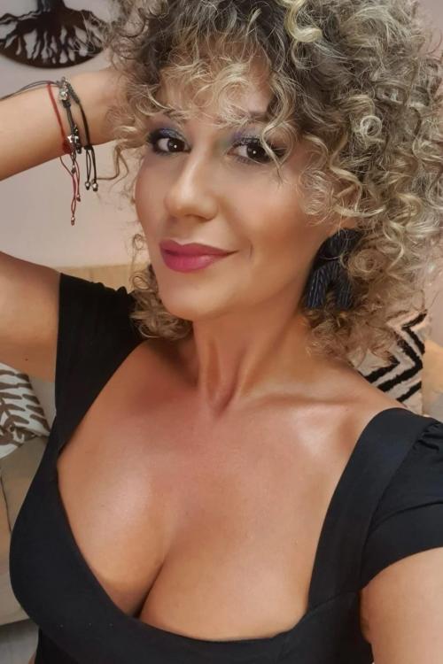 Девушка Проститутка в Питере у метро Удельная