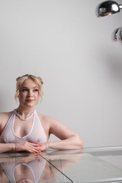 Девушка Проститутка в Питере у метро Ладожская