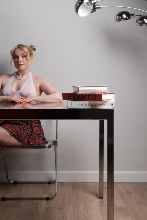 Девушка Проститутка в Питере у метро Ладожская