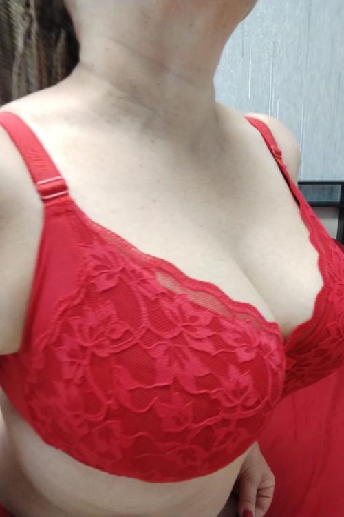 Проститутка Лера, в Питере у метро Комендантский проспект