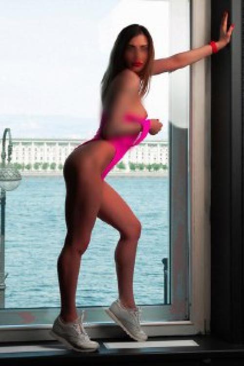 Девушка Проститутка в Питере у метро Площадь Мужества