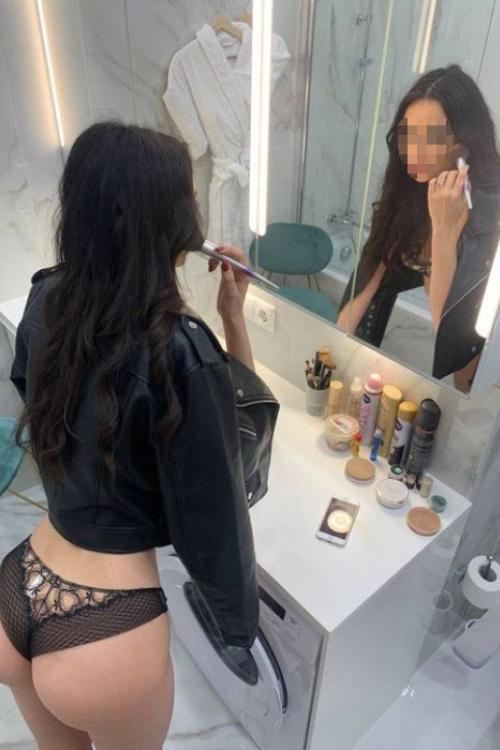 Девушка Проститутка в Питере у метро Озерки