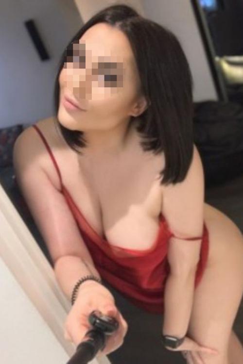 Девушка Проститутка в Питере у метро Московская