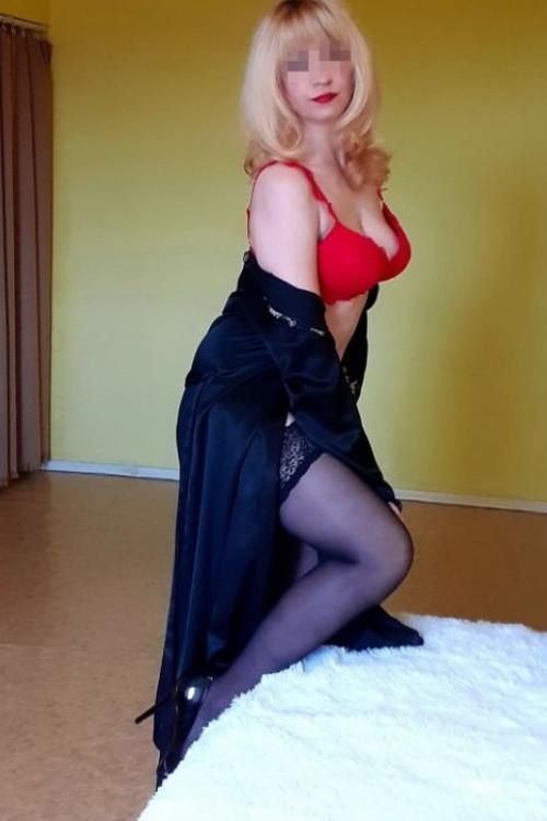 Девушка Проститутка в Питере у метро Ленинский проспект