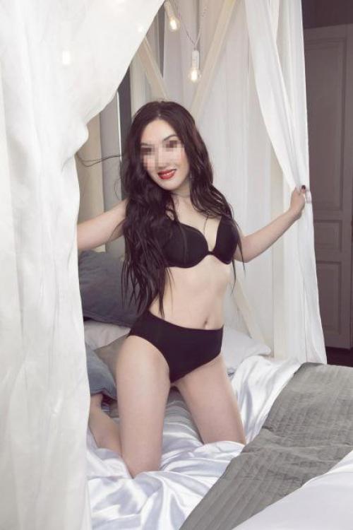 Девушка Проститутка в Питере у метро Комендантский проспект