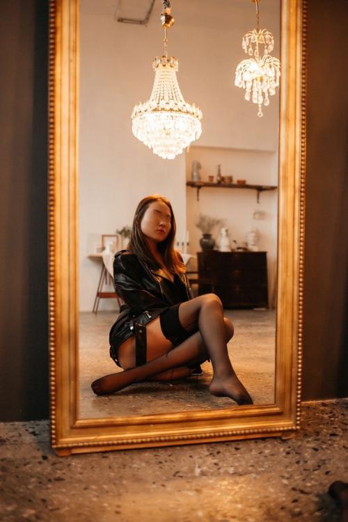 Девушка Проститутка в Питере у метро Невский проспект