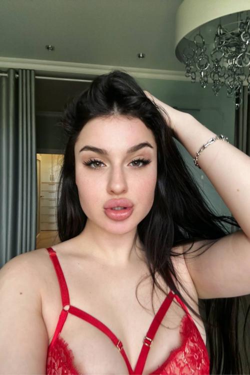 Девушка Проститутка в Питере у метро Кировский завод