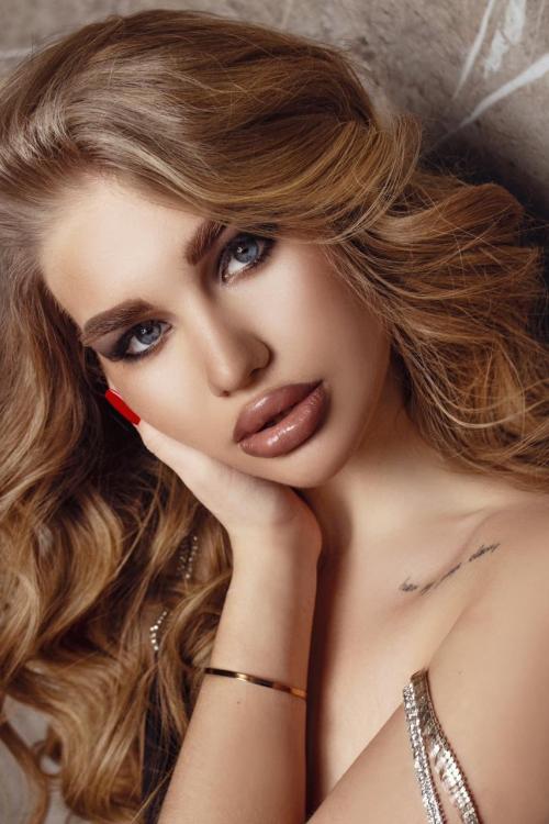 Девушка Проститутка в Питере у метро Звенигородская