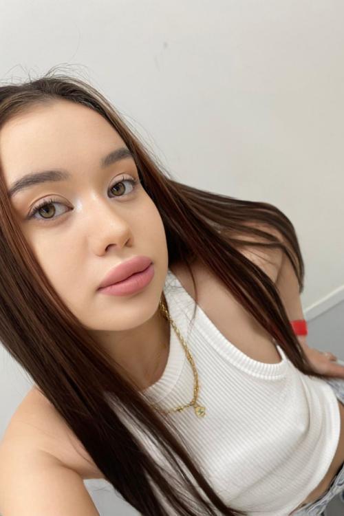 Девушка Проститутка в Питере у метро Чкаловская