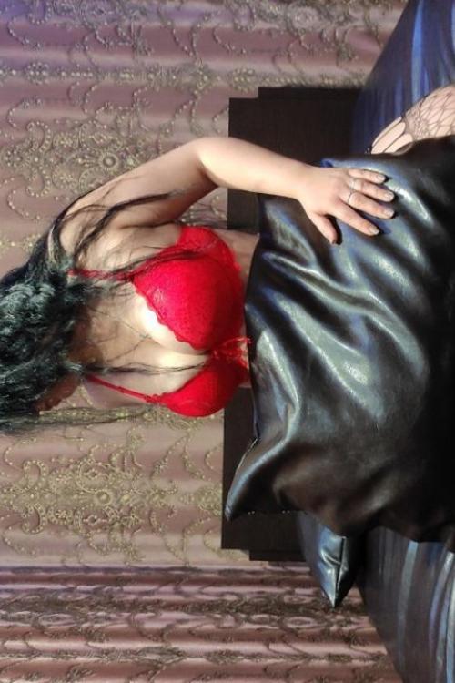 Девушка Проститутка в Питере у метро Площадь Мужества