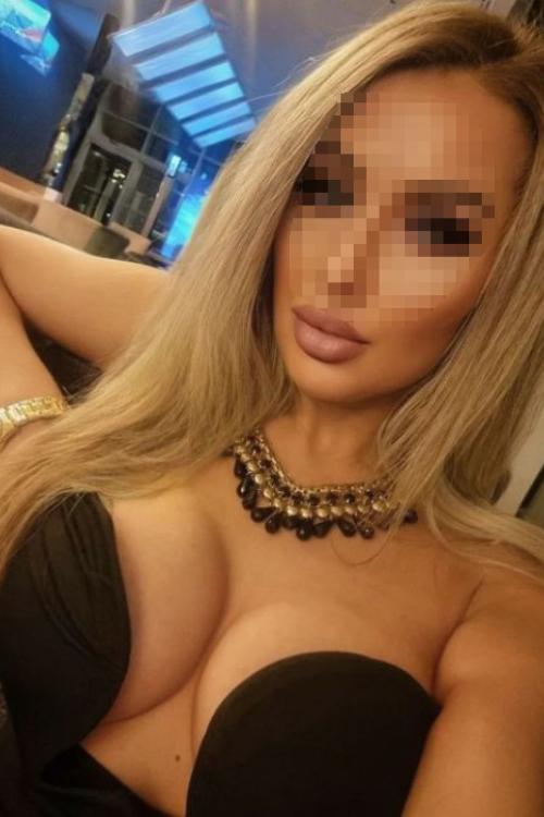 Девушка Проститутка в Питере у метро Купчино