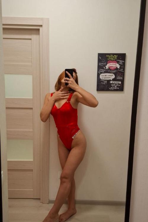 Девушка Проститутка в Питере у метро Электросила