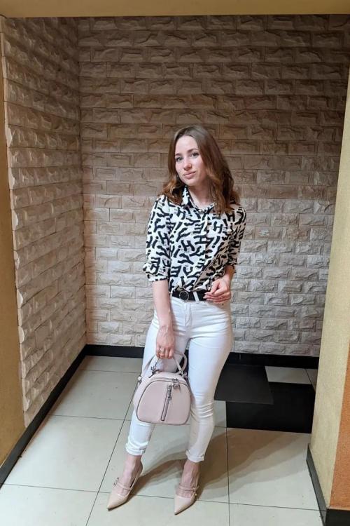 Девушка Проститутка в Питере у метро Владимирская