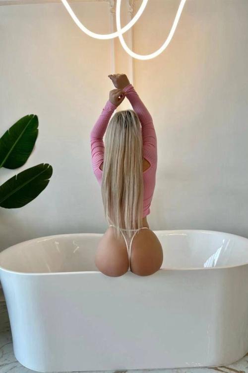 Девушка Проститутка в Питере у метро Площадь Восстания