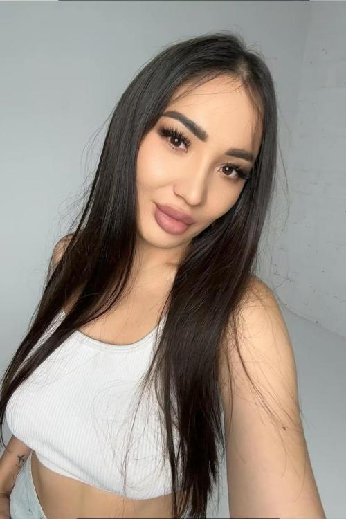 Девушка Проститутка в Питере у метро Гостиный двор