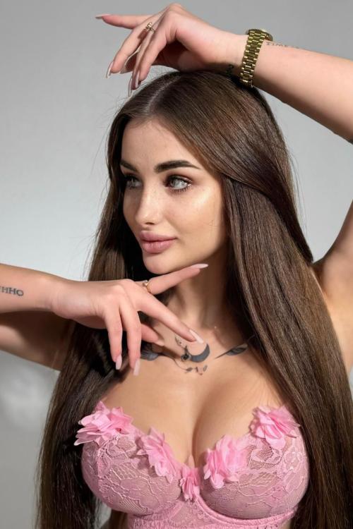 Девушка Проститутка в Питере у метро Невский проспект