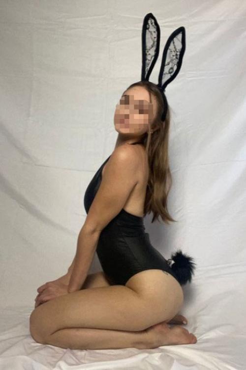 Девушка Проститутка в Питере у метро Международная