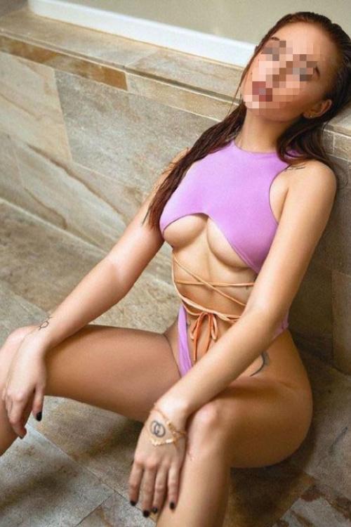 Девушка Проститутка в Питере у метро Электросила