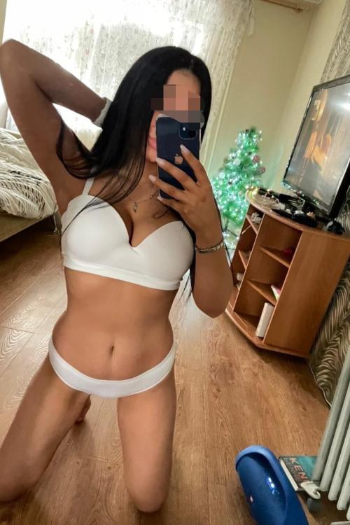 Девушка Проститутка в Питере у метро Приморская