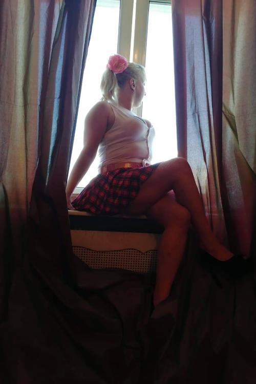 Девушка Проститутка в Питере у метро Московская