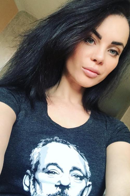 Девушка Проститутка в Питере у метро Гостиный двор