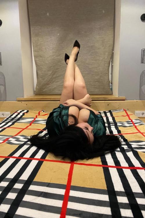 Девушка Проститутка в Питере у метро Площадь Восстания