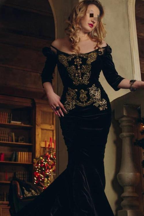 Девушка Проститутка в Питере у метро Московская