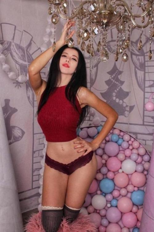 Девушка Проститутка в Питере у метро Московская