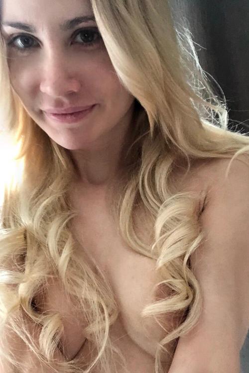 Девушка Проститутка в Питере у метро Василеостровская