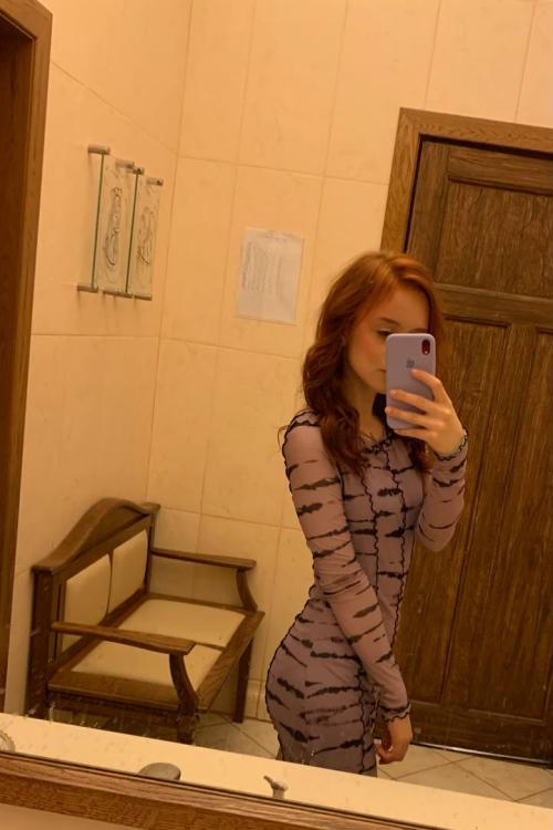 Девушка Проститутка в Питере у метро Московская