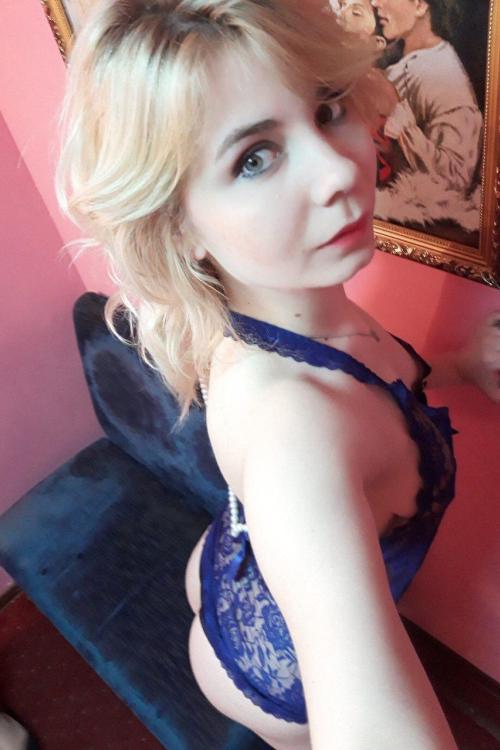 Девушка Проститутка в Питере у метро Ленинский проспект