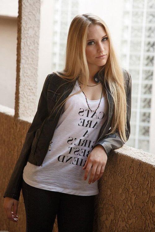 Девушка Проститутка в Питере у метро Ломоносовская