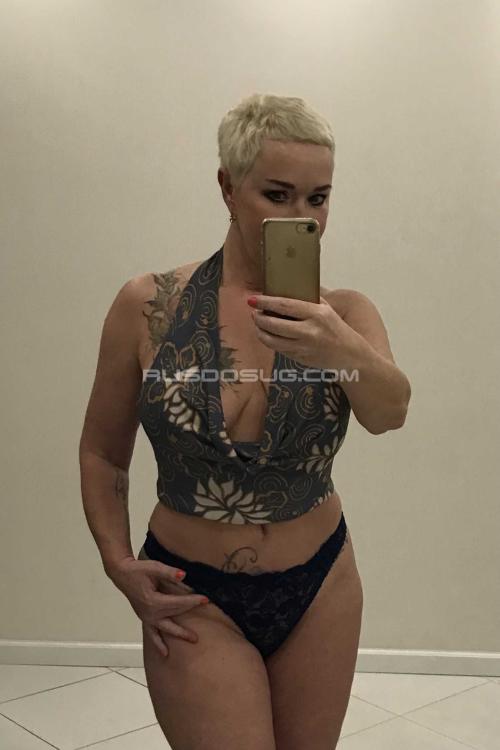 Девушка Проститутка в Питере у метро Площадь Восстания