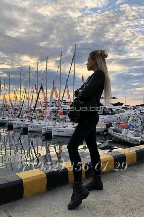 Девушка Проститутка в Питере у метро Московская