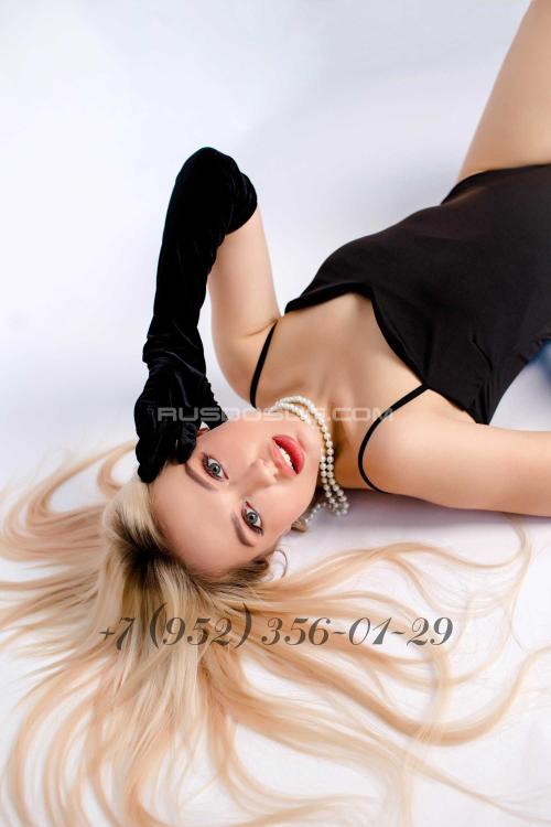 Девушка Проститутка в Питере у метро Московская