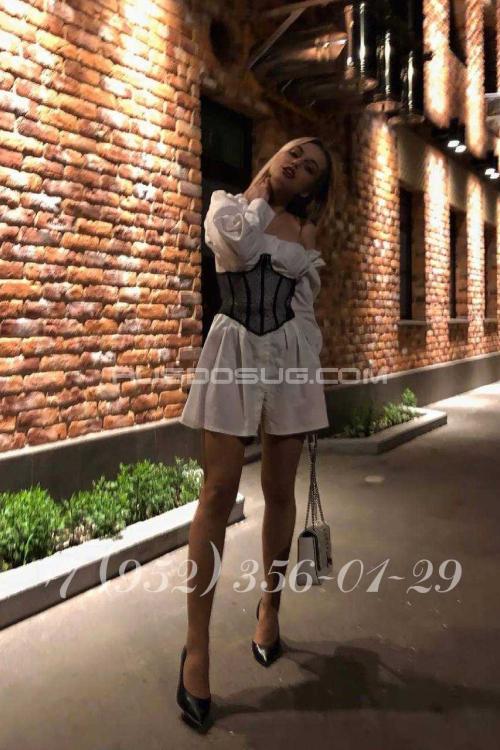 Девушка Проститутка в Питере у метро Московская