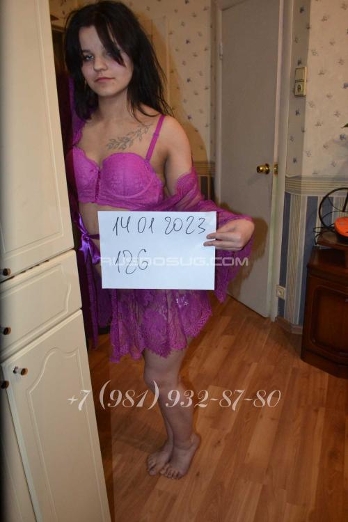 Девушка Проститутка в Питере у метро Площадь Восстания