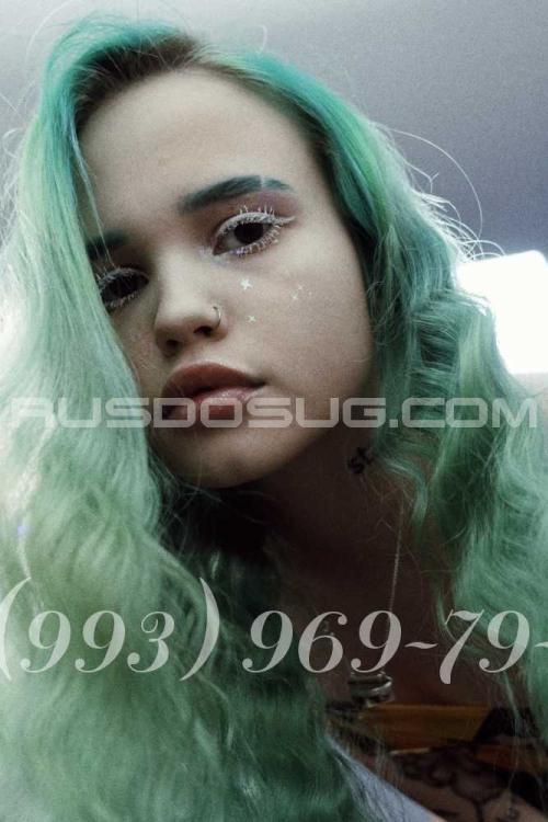 Девушка Проститутка в Питере у метро Площадь Александра Невского