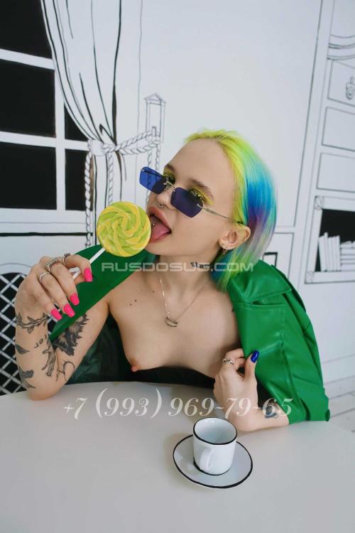 Девушка Проститутка в Питере у метро Площадь Александра Невского