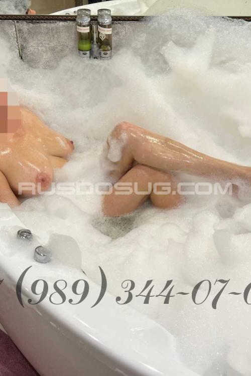 Девушка Проститутка в Питере у метро Приморская