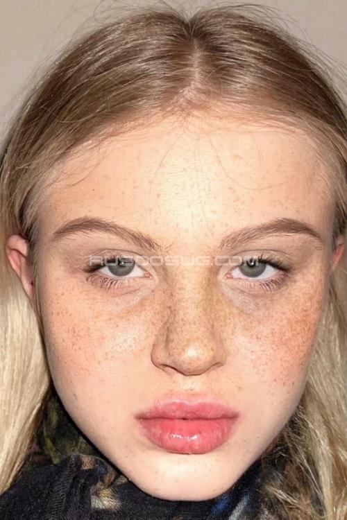 Девушка Проститутка в Питере у метро Крестовский остров