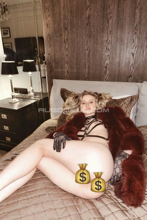 Девушка Проститутка в Питере у метро Крестовский остров