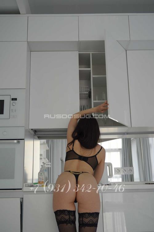 Девушка Проститутка в Питере у метро Московская