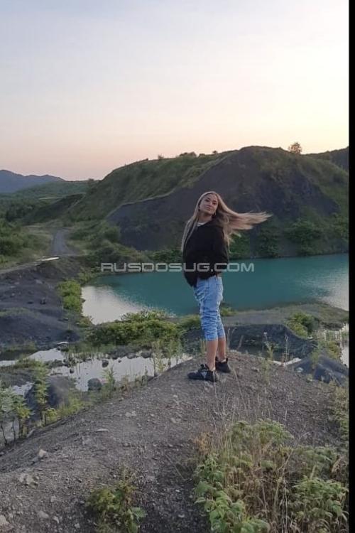 Девушка Проститутка в Питере у метро Парк Победы