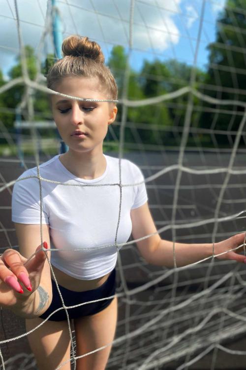 Девушка Проститутка в Питере у метро Московская