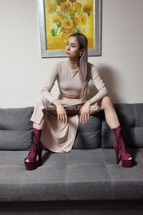 Девушка Проститутка в Питере у метро Электросила