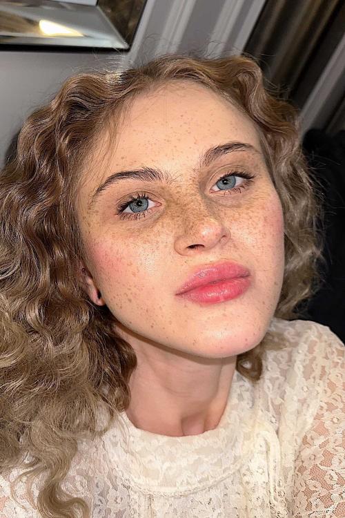 Девушка Проститутка в Питере у метро Крестовский остров