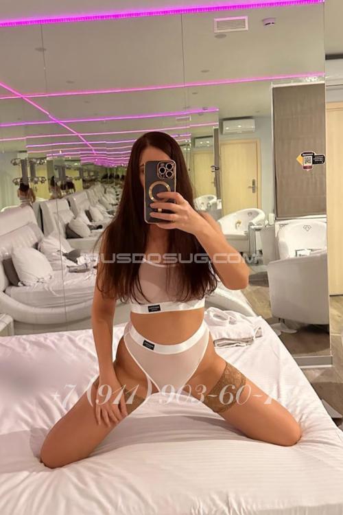 Девушка Проститутка в Питере у метро Площадь Восстания