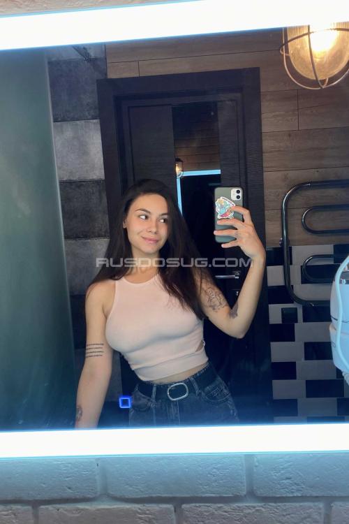 Девушка Проститутка в Питере у метро Достоевская