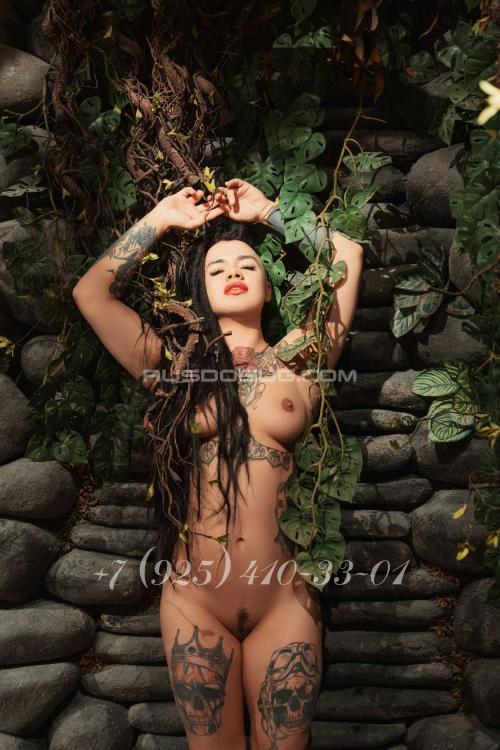 Девушка Проститутка в Питере у метро Невский проспект